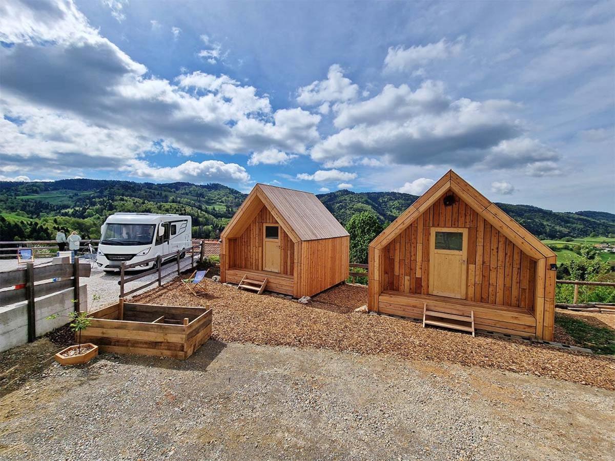 Golife Center Glamping Hotel Laze v Tuhinju Екстериор снимка